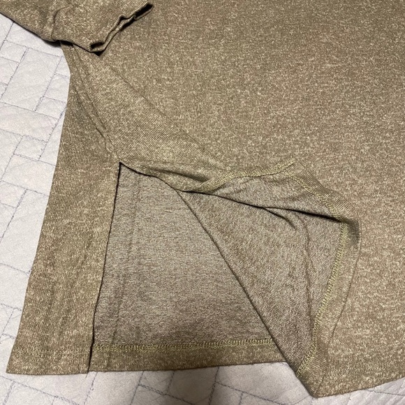 Soft tunic top - Picture 2 of 6